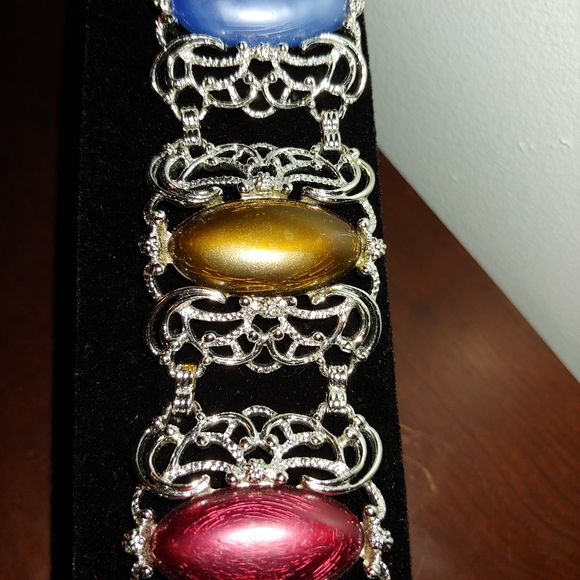 Vtg  Sarah Coventry "Carousel" Bracelet - Picture 2 of 6